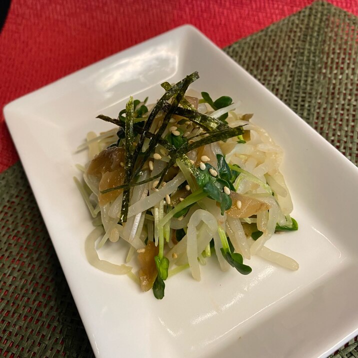 ザーサイ梅でさっぱり❣️もやしと貝割れ大根の和え物
